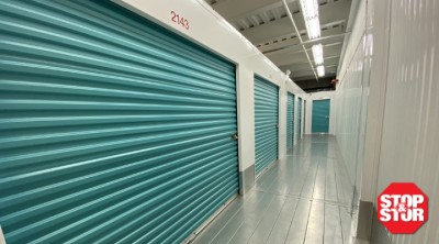 stop and stor interior hallway