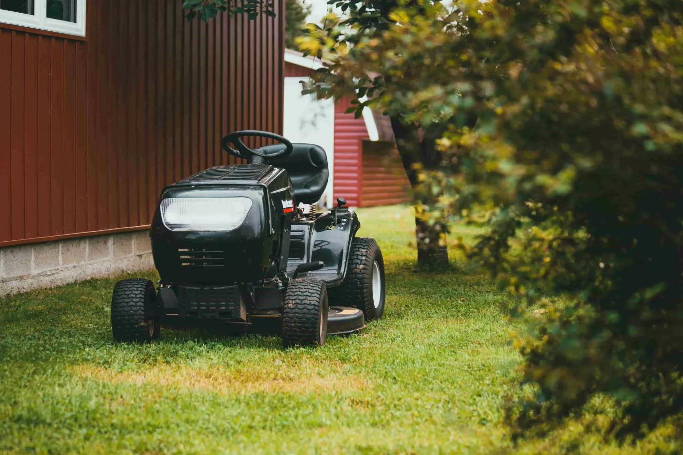 riding lawn mower